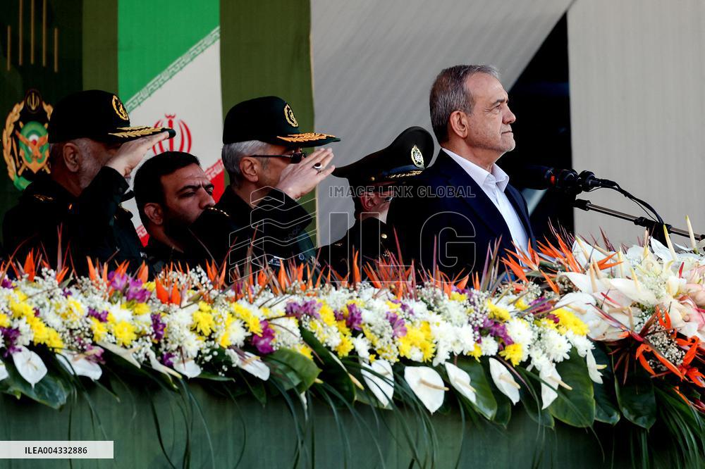 President Masoud Pezeshkian attend annual Army Day - Tehran