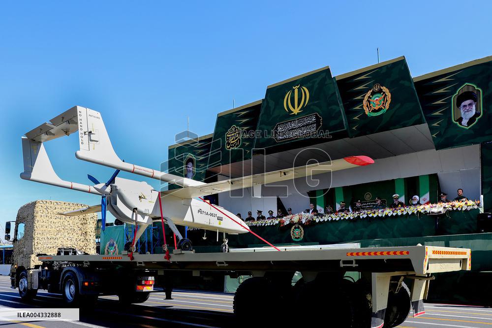 President Masoud Pezeshkian attend annual Army Day - Tehran