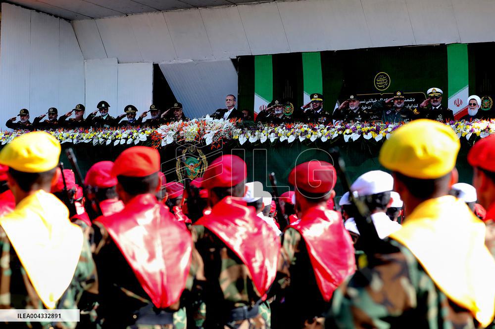 President Masoud Pezeshkian attend annual Army Day - Tehran