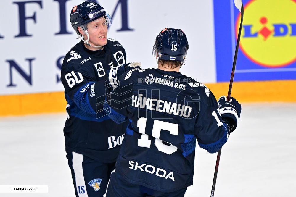 ICE HOCKEY SWEDEN-FINLAND