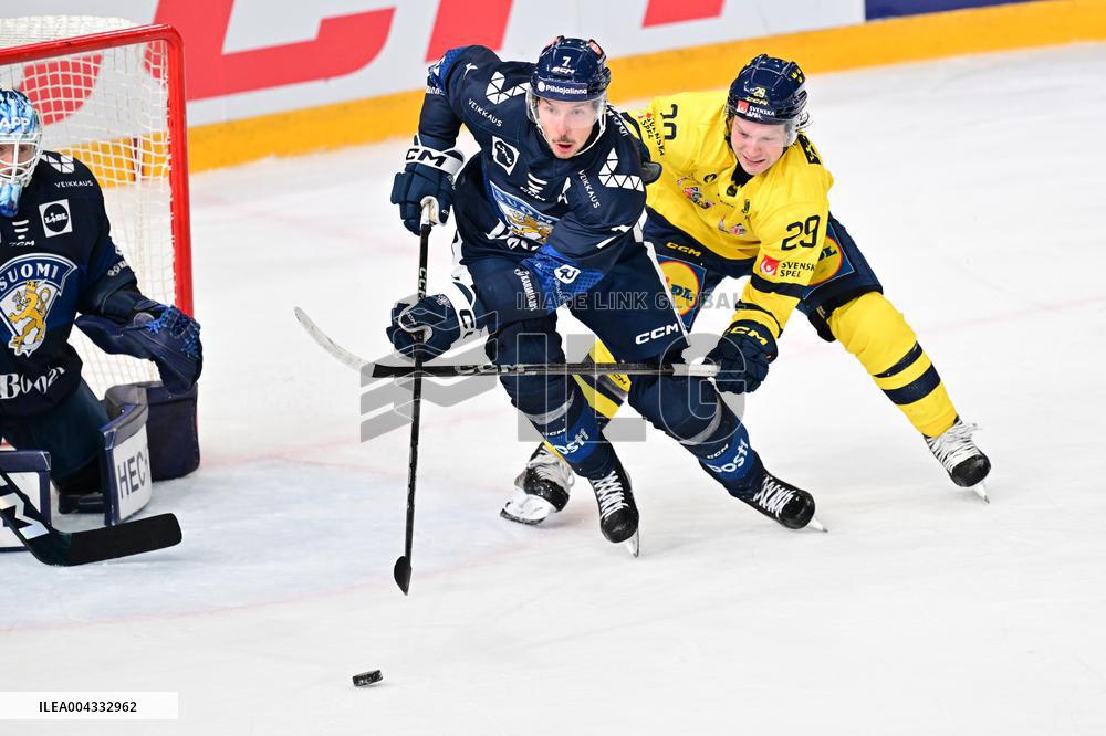 ICE HOCKEY SWEDEN-FINLAND
