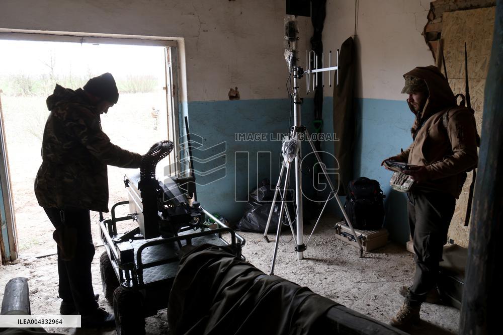 Training of operators of ground robotic systems