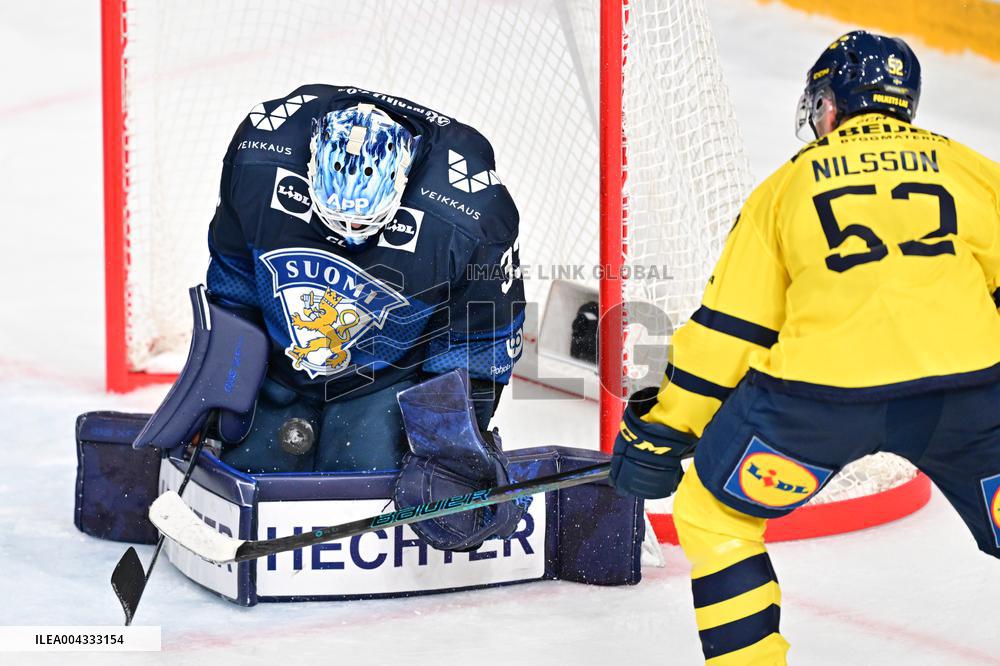 ICE HOCKEY SWEDEN-FINLAND