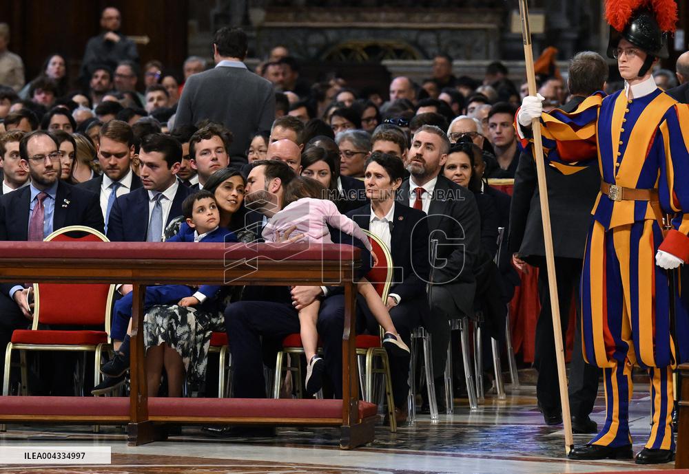 J.D. Vance Attends Good Friday Mass - Vatican