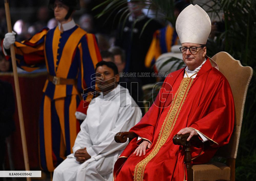J.D. Vance Attends Good Friday Mass - Vatican
