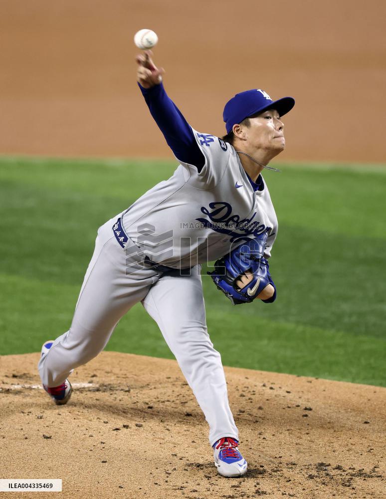 Baseball: Dodgers vs. Rangers