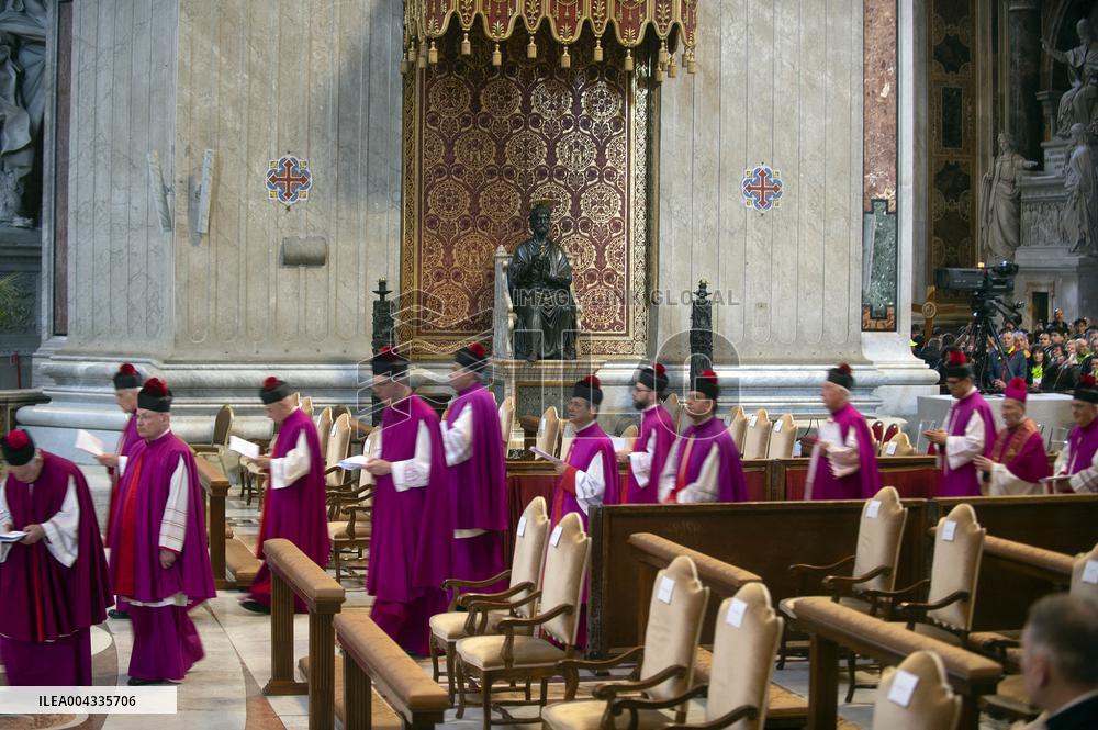 Exposition of the Relic of the Holy Cross - Vatican
