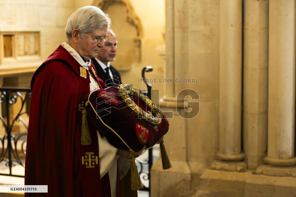 Relic of The Crown of Thorns Presented in Notre-Dame Cathedral During Good Friday - Paris