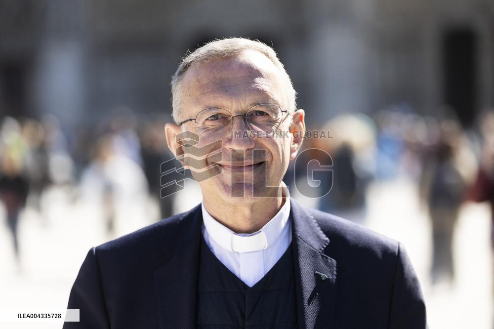Bishop Olivier Ribadeau Dumas At Cathedral Notre-Dame de Paris - Paris