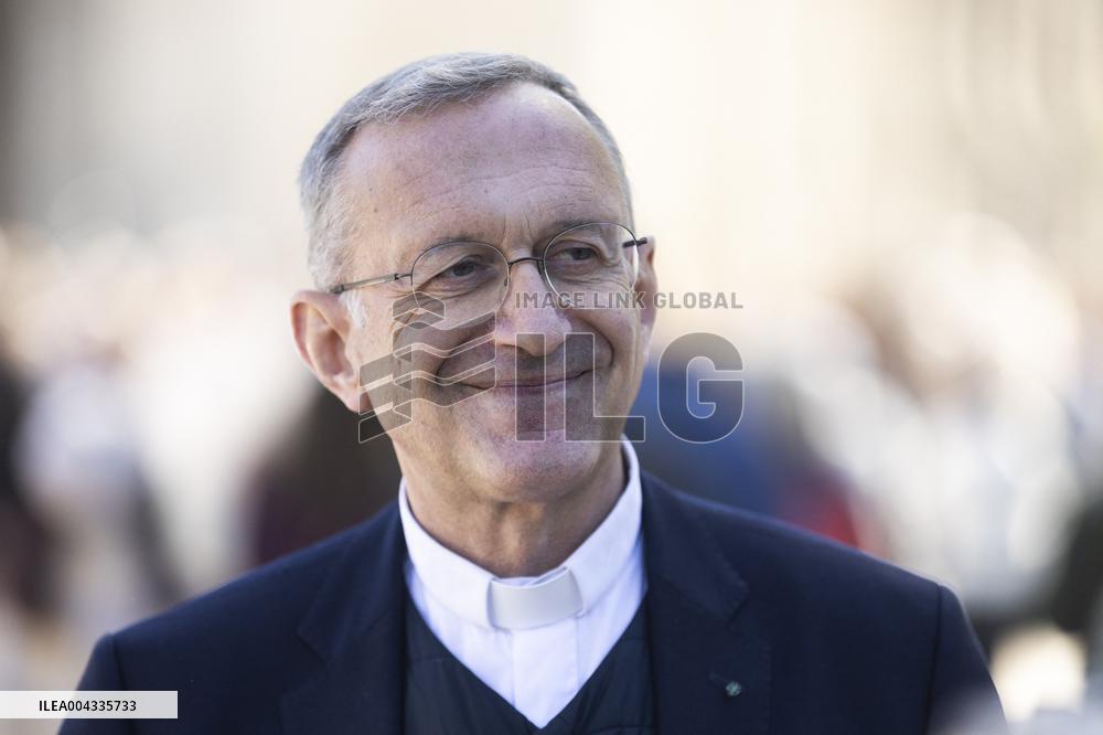 Bishop Olivier Ribadeau Dumas At Cathedral Notre-Dame de Paris - Paris