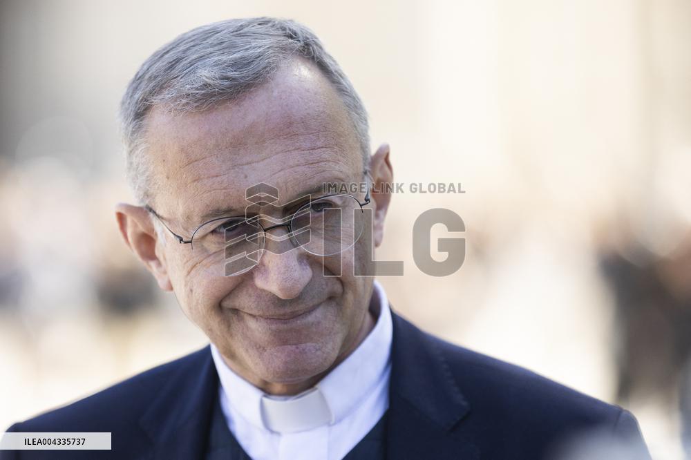 Bishop Olivier Ribadeau Dumas At Cathedral Notre-Dame de Paris - Paris