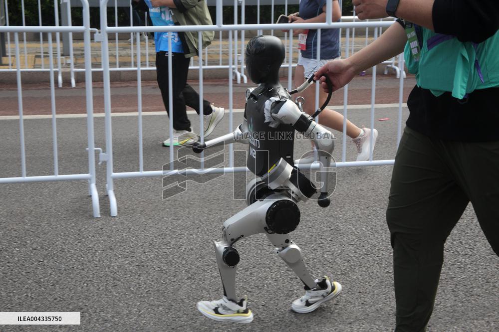 World First Humanoid Robot Half Marathon in Beijing