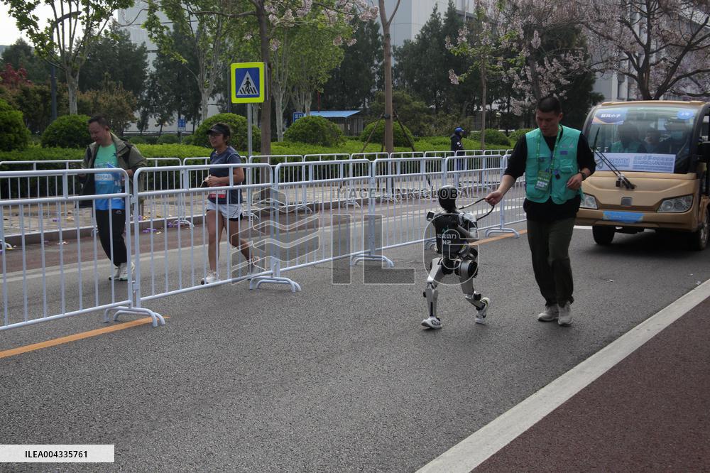 World First Humanoid Robot Half Marathon in Beijing