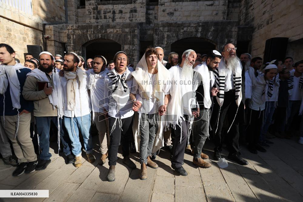 Passover Morning Prayer - Israel