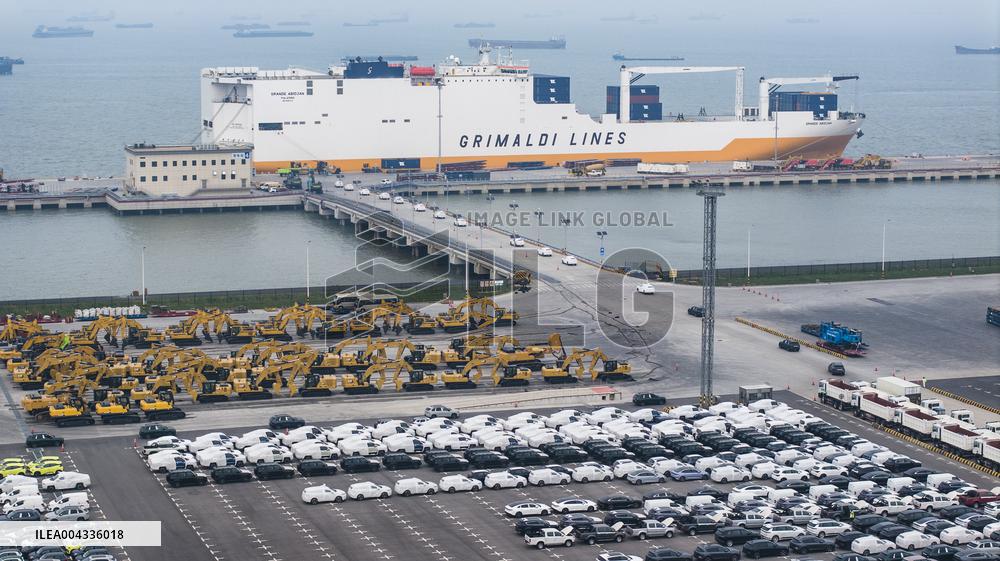 First Shipping Route From the Yangtze River to Africa Opened