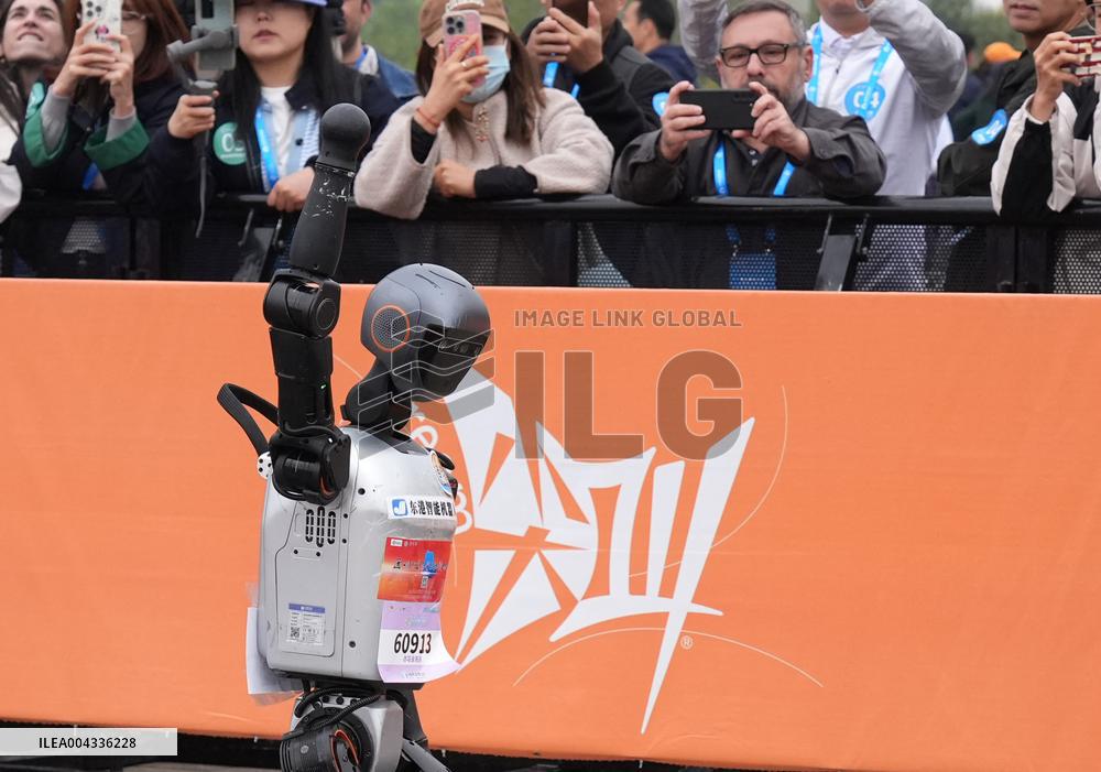 Humanoid Robots Half-Marathon - Beijing