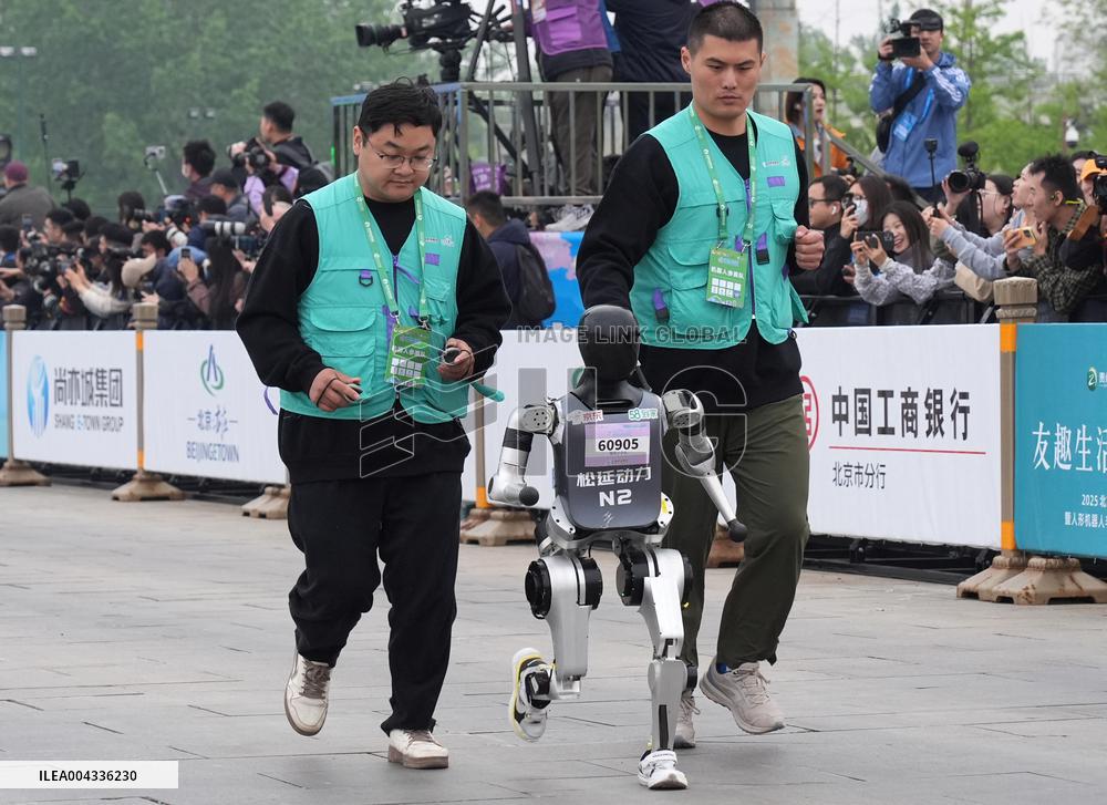 Humanoid Robots Half-Marathon - Beijing