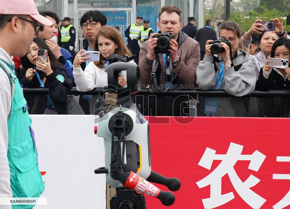 Humanoid Robots Half-Marathon - Beijing