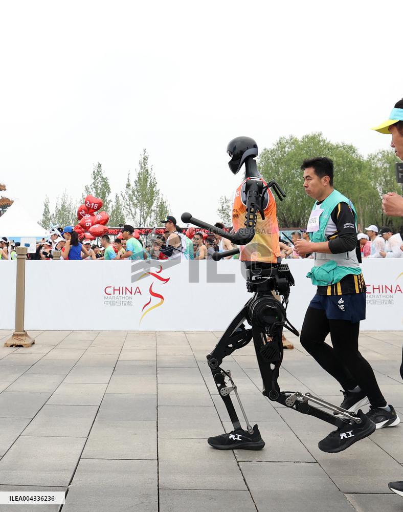 Humanoid Robots Half-Marathon - Beijing