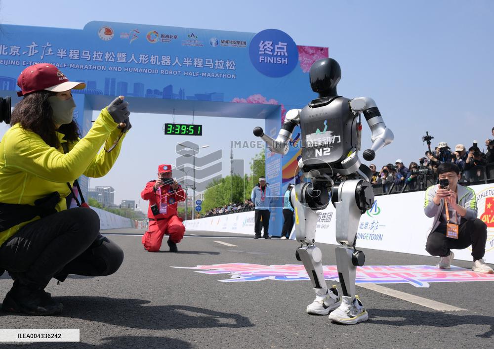 Humanoid Robots Half-Marathon - Beijing