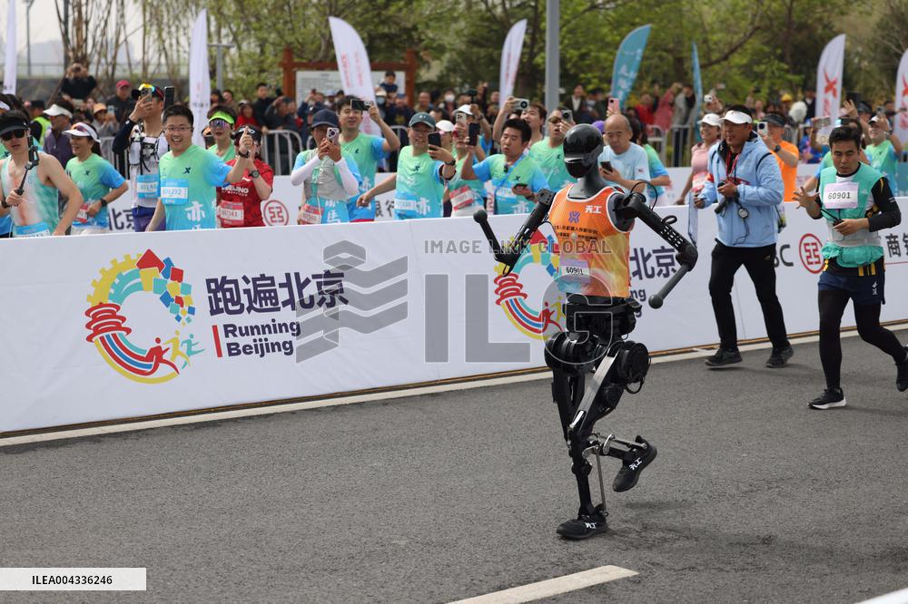 Humanoid Robots Half-Marathon - Beijing