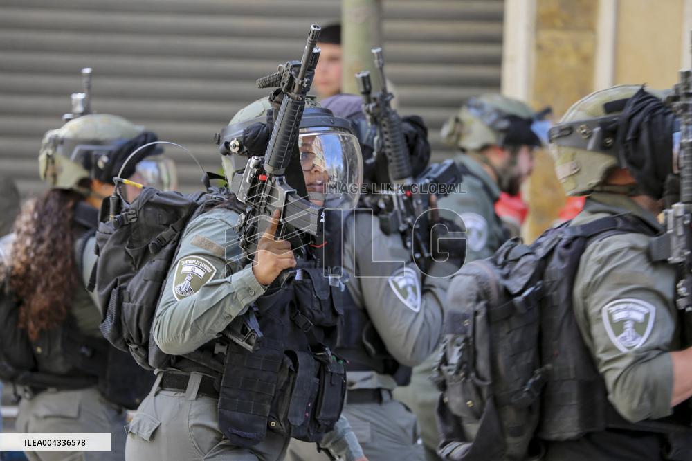 Israeli forces block the streets during Passover in Hebron