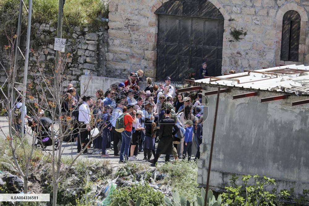 Israeli forces block the streets during Passover in Hebron