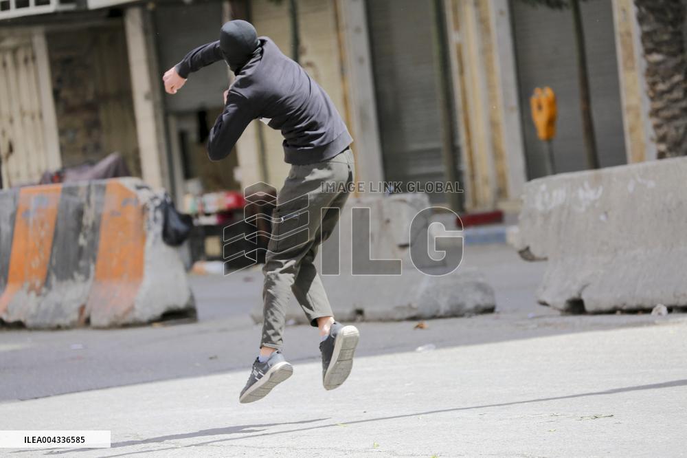 Israeli forces block the streets during Passover in Hebron