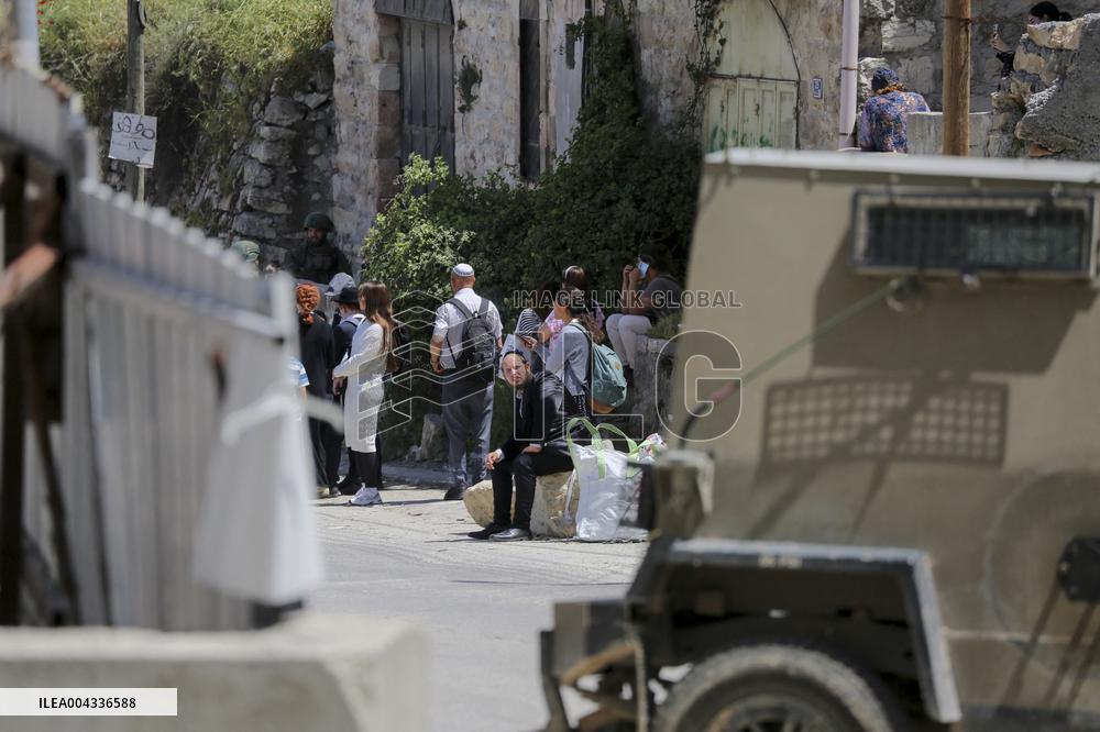 Israeli forces block the streets during Passover in Hebron