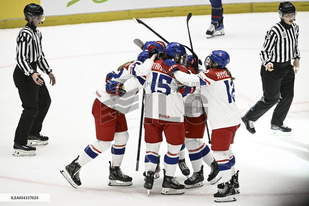 Jääkiekko: Naisten MM-kilpailuissa välierät