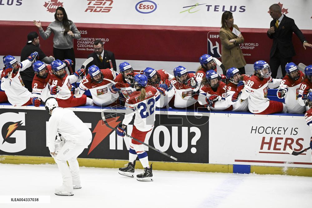 Jääkiekko: Naisten MM-kilpailuissa välierät