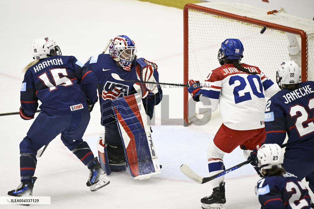 Jääkiekko: Naisten MM-kilpailuissa välierät