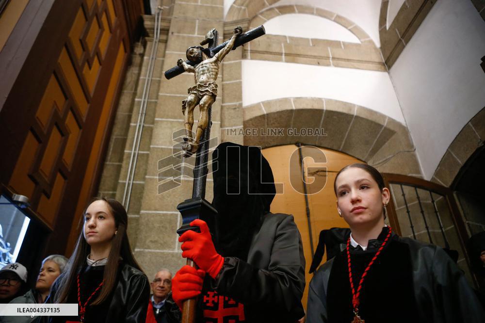 Ceremony of the Desenclavo and the Procession of the Holy Burial - Galicia