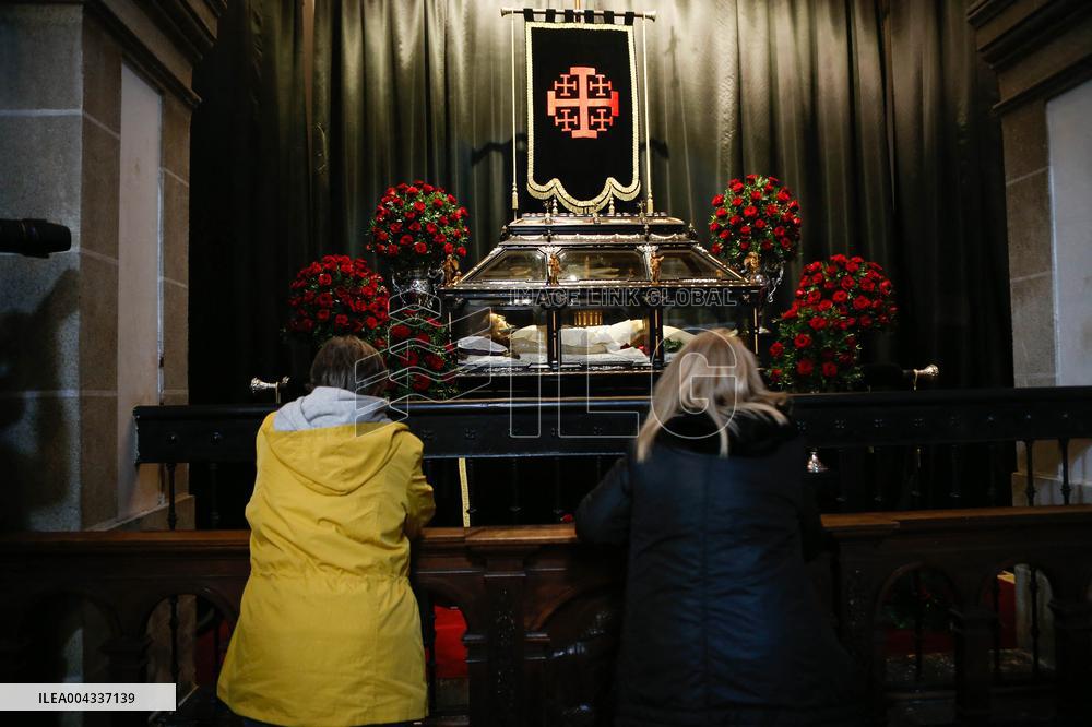 Ceremony of the Desenclavo and the Procession of the Holy Burial - Galicia