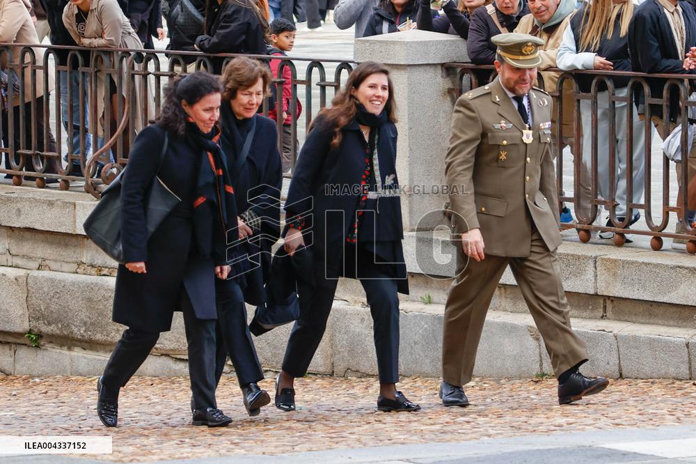 Teresa Urquijo and Beatriz Moreno y de Borbon At Procession of the Christ of the Halberdiers - Madrid