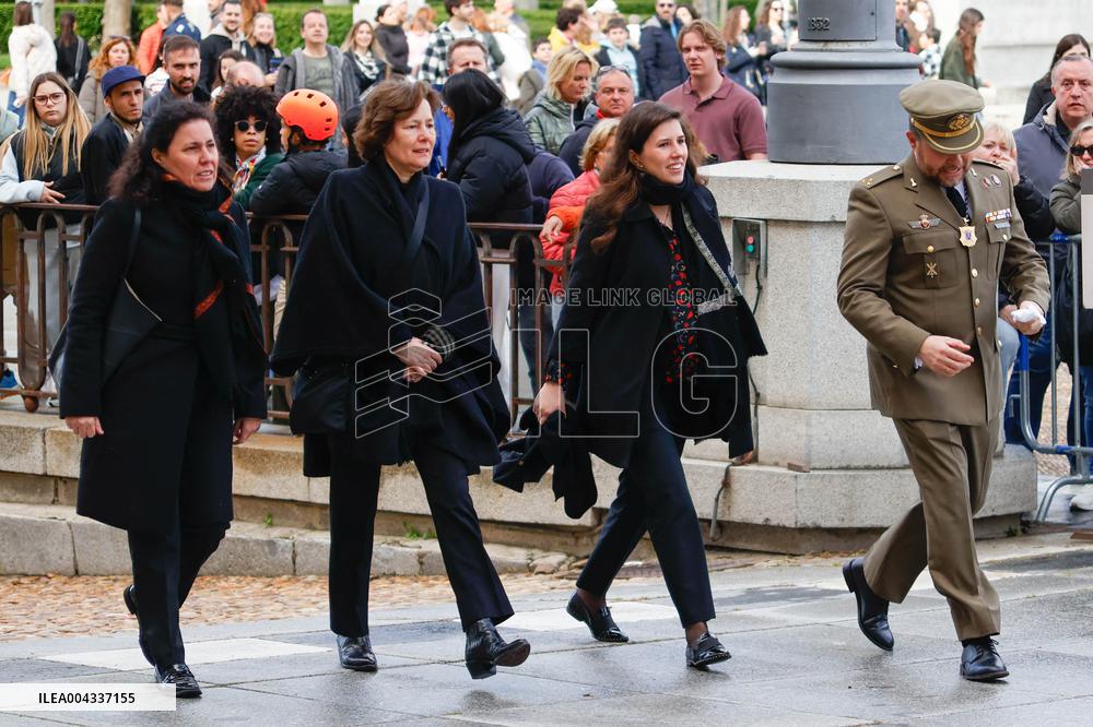 Teresa Urquijo and Beatriz Moreno y de Borbon At Procession of the Christ of the Halberdiers - Madrid