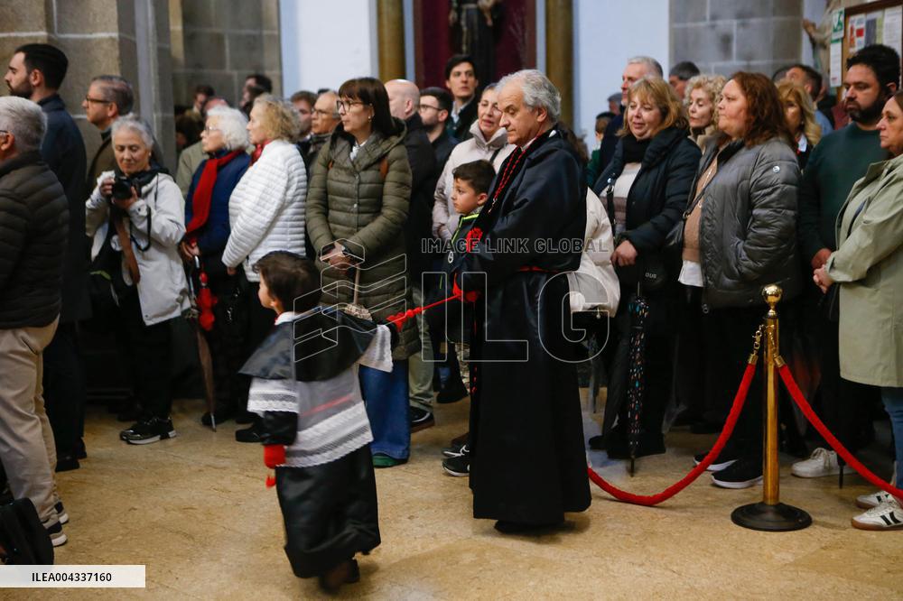Ceremony of the Desenclavo and the Procession of the Holy Burial - Galicia
