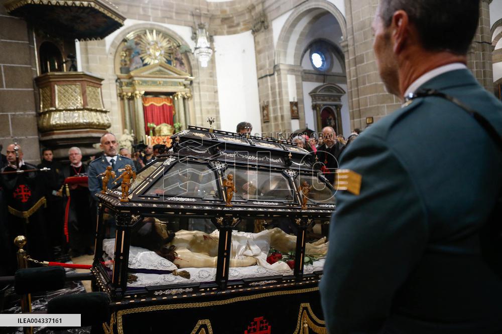Ceremony of the Desenclavo and the Procession of the Holy Burial - Galicia
