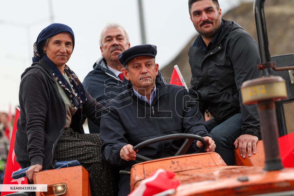 Around 100 tractors join opposition protest in central Turkey - Yozgat