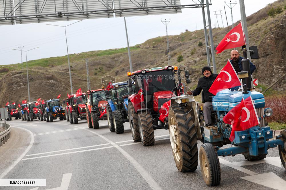 Around 100 tractors join opposition protest in central Turkey - Yozgat