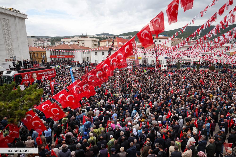 Around 100 tractors join opposition protest in central Turkey - Yozgat