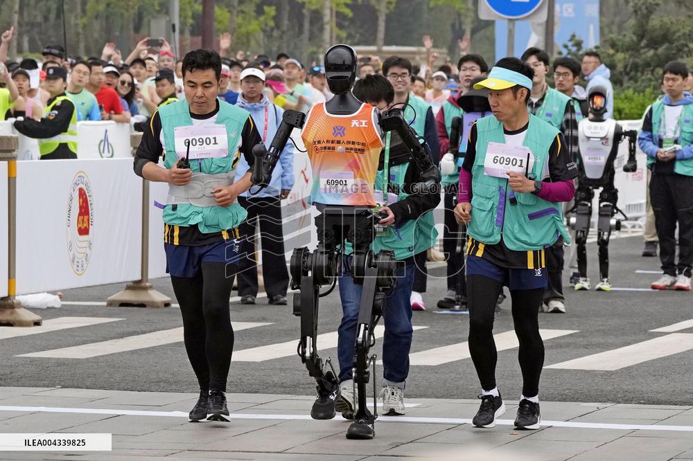 World's first humanoid half-marathon