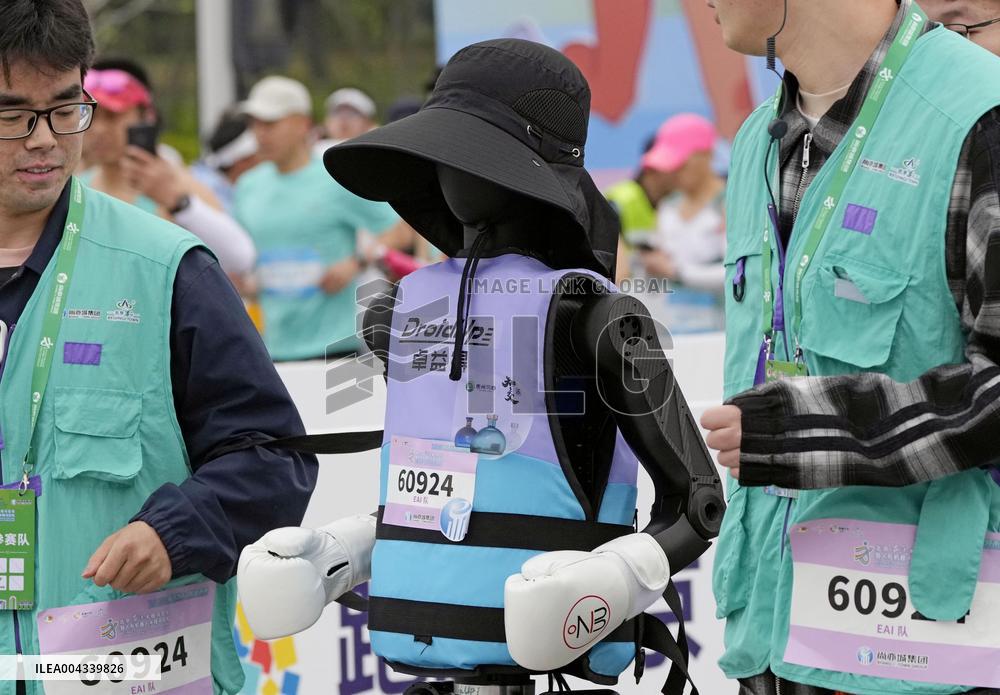 World's first humanoid half-marathon