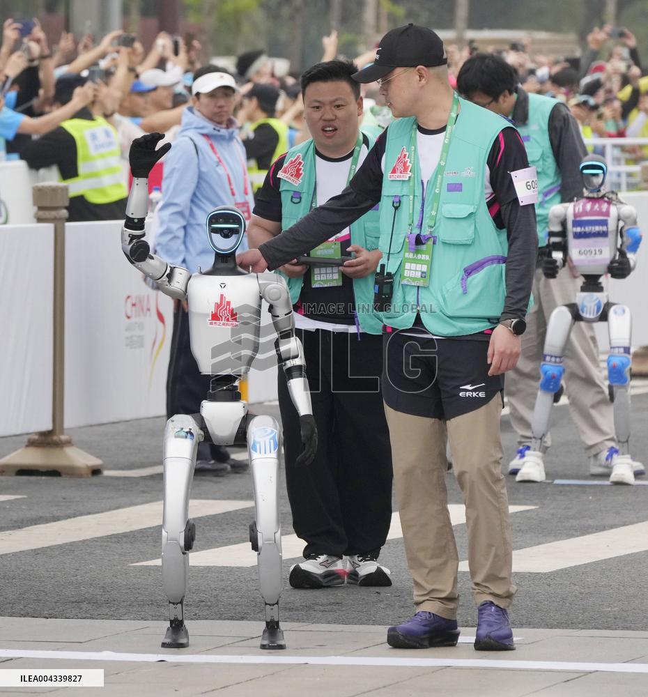World's first humanoid half-marathon