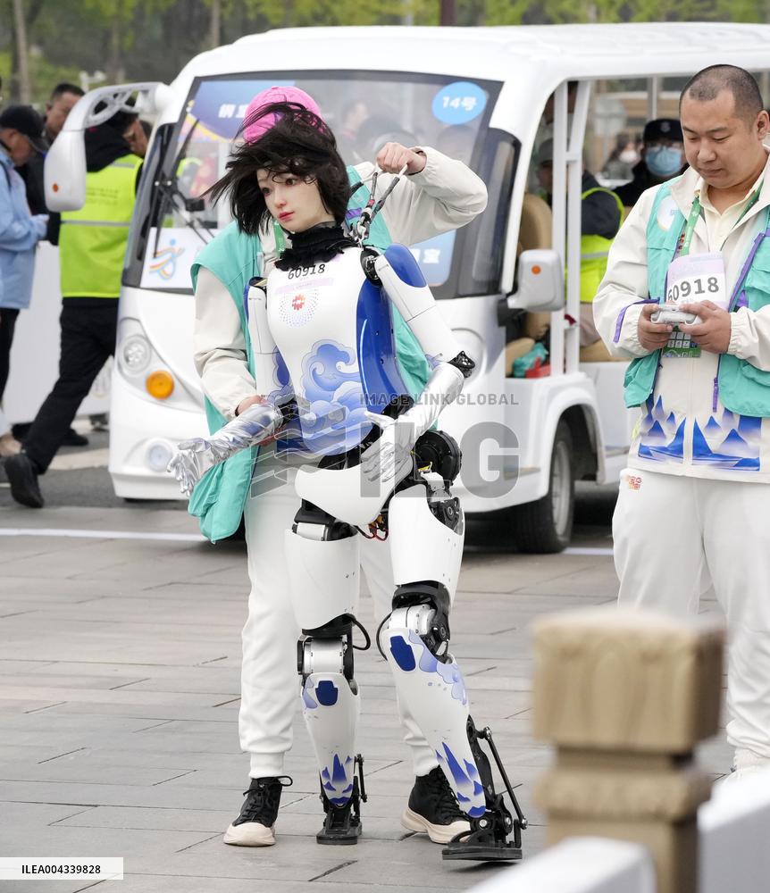 World's first humanoid half-marathon