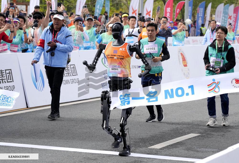 World's first humanoid half-marathon