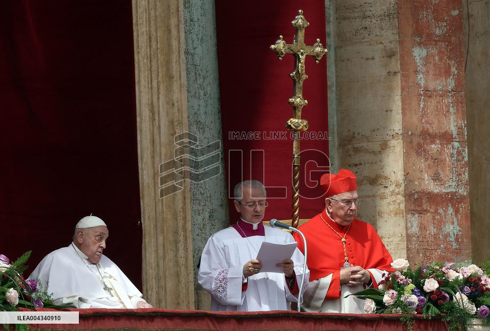 Roma, Papa francesco alla Santa Messa della Domenica di Pasqua e “Urbi et Orbi” Città del Vaticano