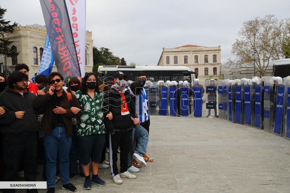 Protests Continue A Month After İstanbul Mayors Detention - Turkey