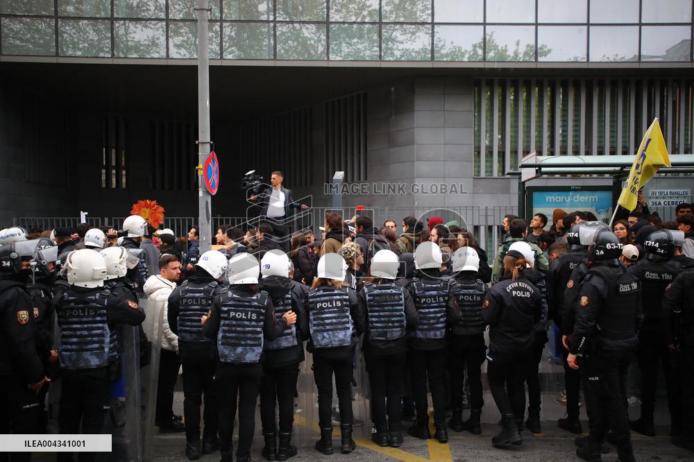 Protests Continue A Month After İstanbul Mayors Detention - Turkey