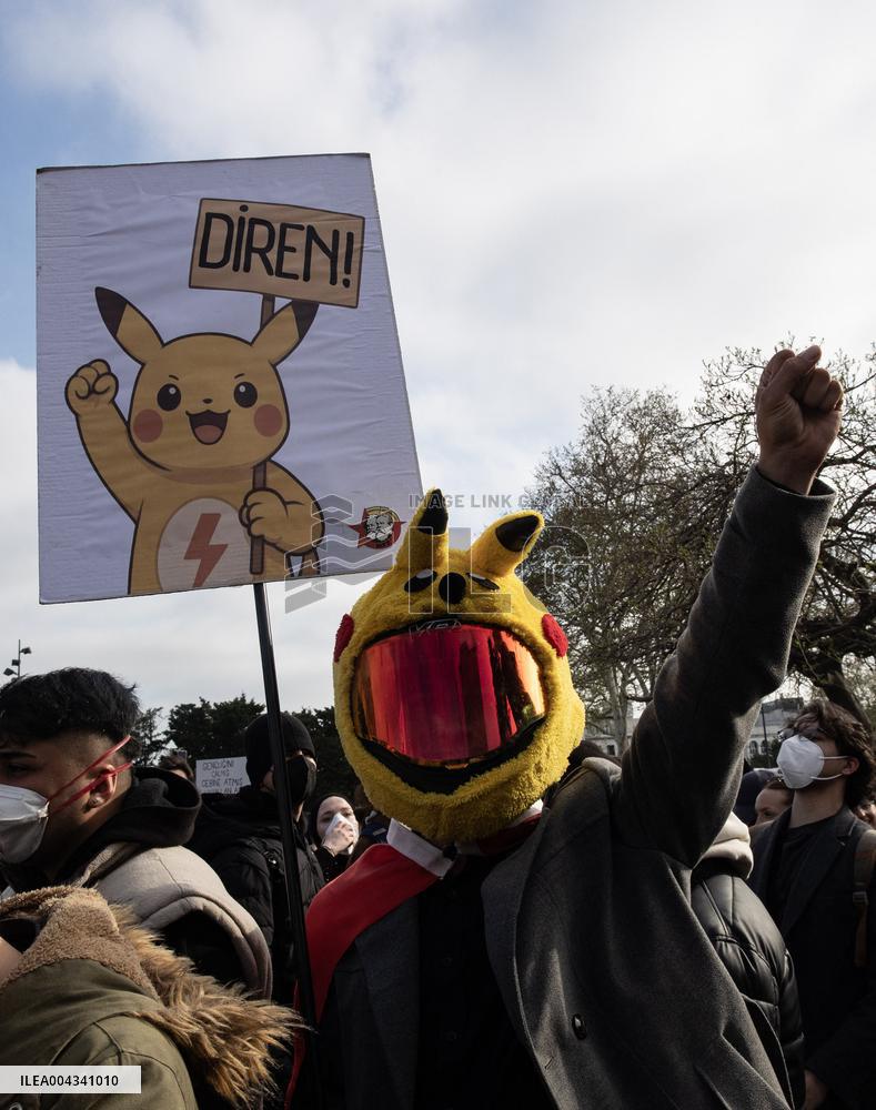 Protests Continue A Month After İstanbul Mayors Detention - Turkey